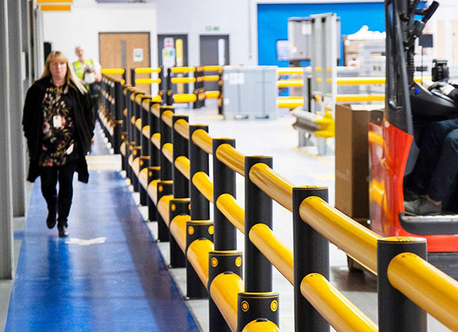 英国A-SAFE工业安全护栏为雀巢食品公司解决安全隔离及控制行人流量的问题